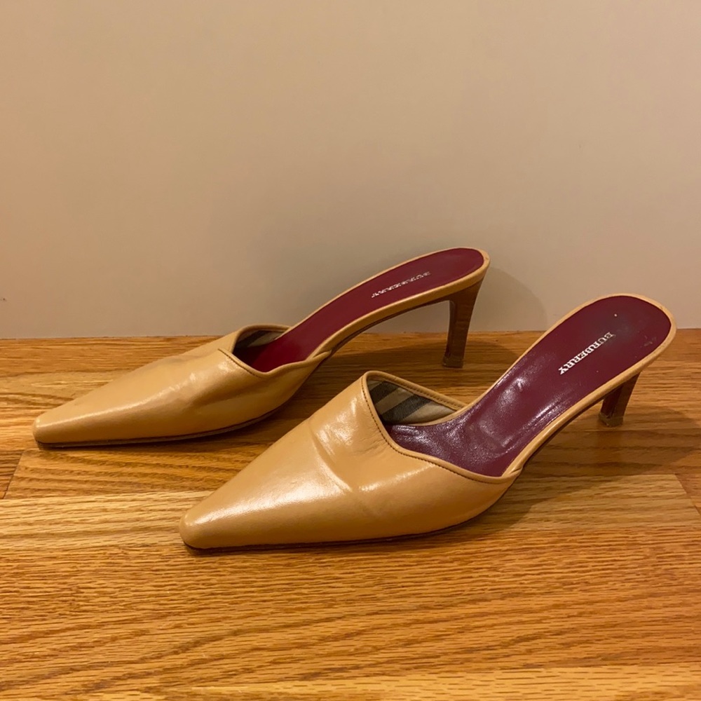 Burberry Nude Pointed Kitten Heels Size 7
